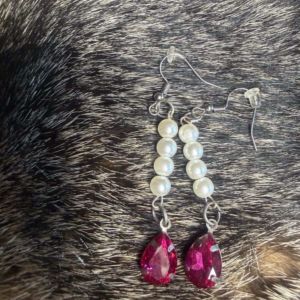 Elegant Pearl and Ruby color  Gemstone Earrings